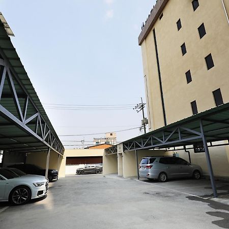 Mari Hotel Chungju Exterior photo