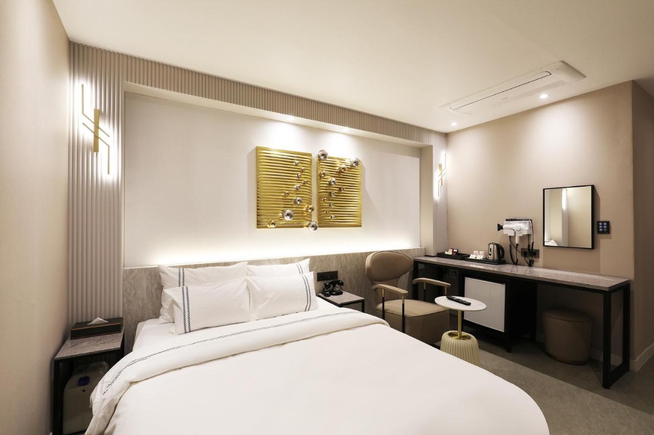Mari Hotel Chungju Exterior photo