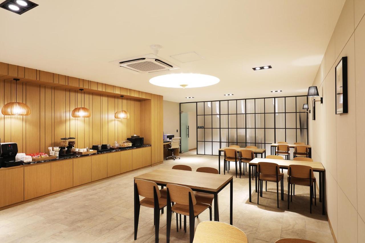 Mari Hotel Chungju Exterior photo