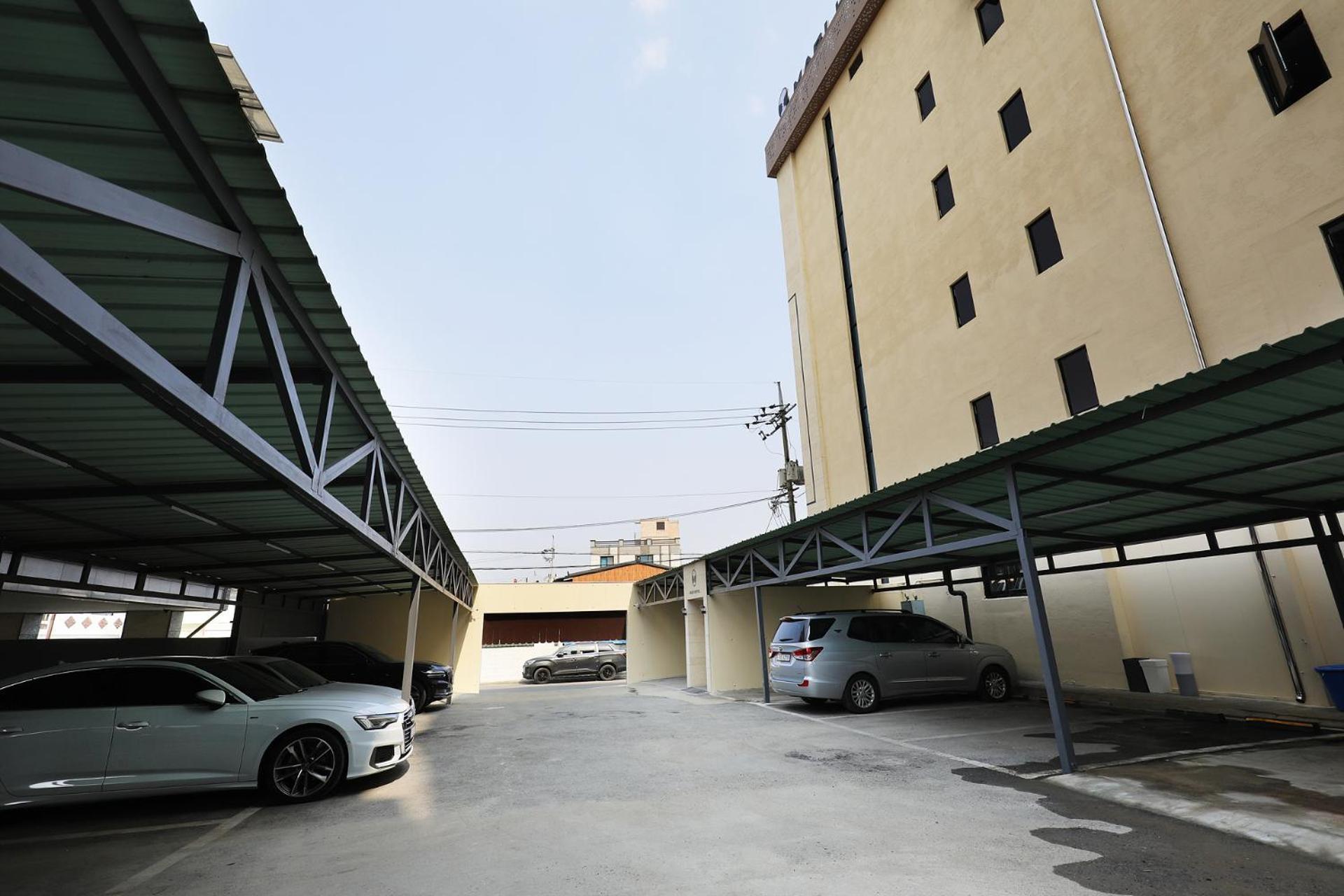Mari Hotel Chungju Exterior photo